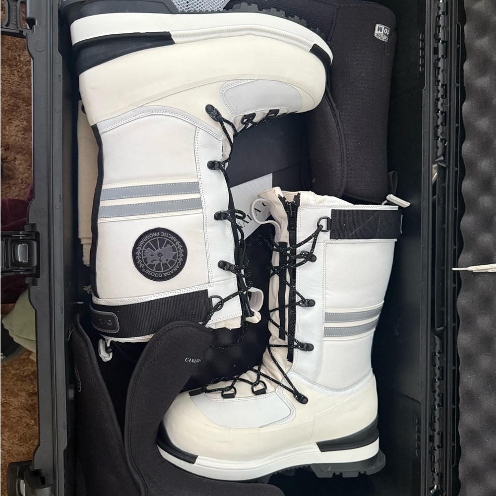 Canada goose mantra authentic size 10 White Snow Boots with Black Accents